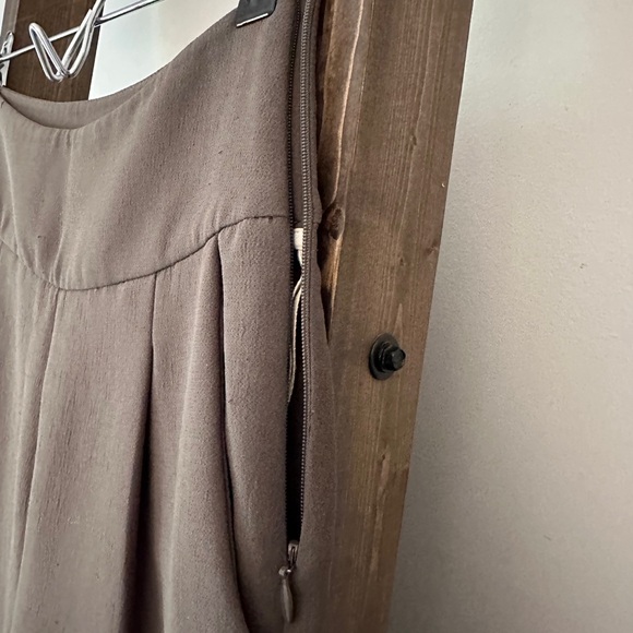Aritzia Wilfred Taupe Culottes size 2 - Picture 3 of 14